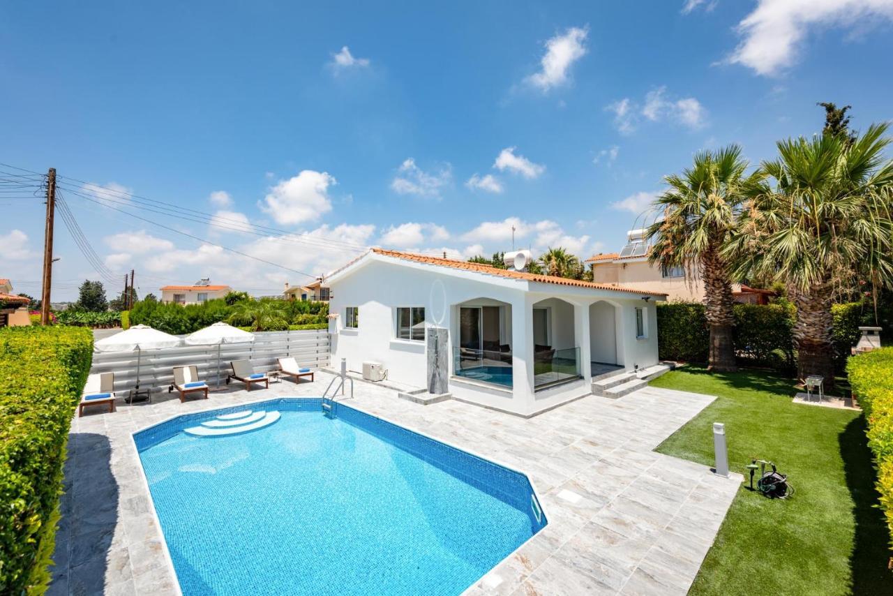 Bungalow Mikaella By Ezoria Villas Coral Bay Bagian luar foto