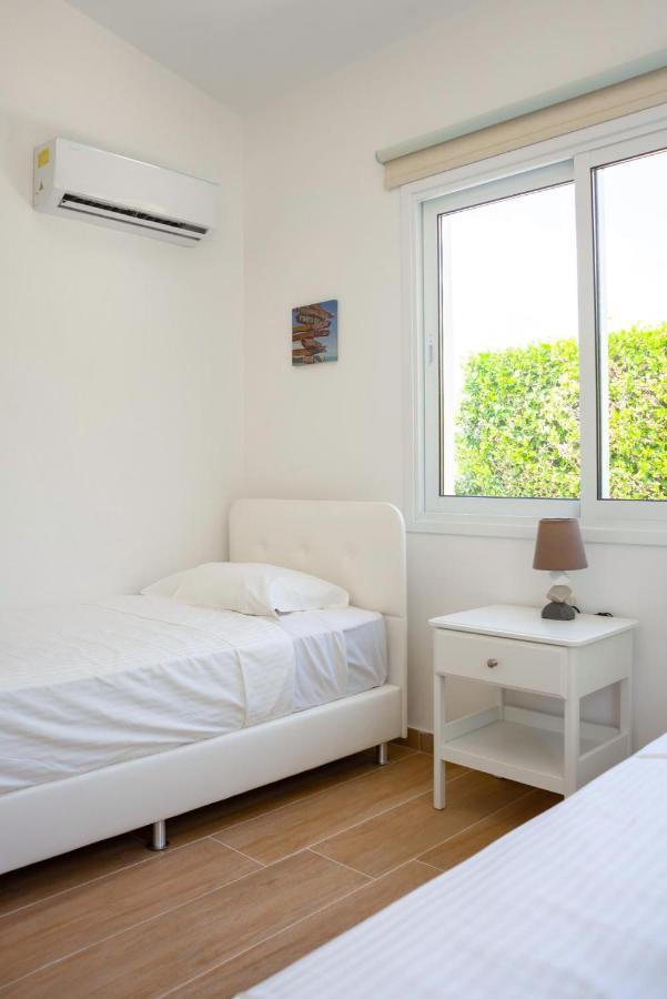 Bungalow Mikaella By Ezoria Villas Coral Bay Bagian luar foto