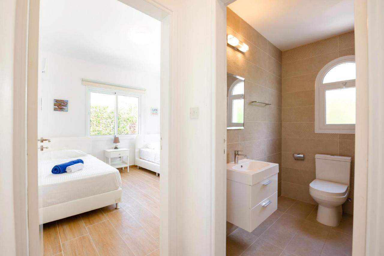 Bungalow Mikaella By Ezoria Villas Coral Bay Bagian luar foto