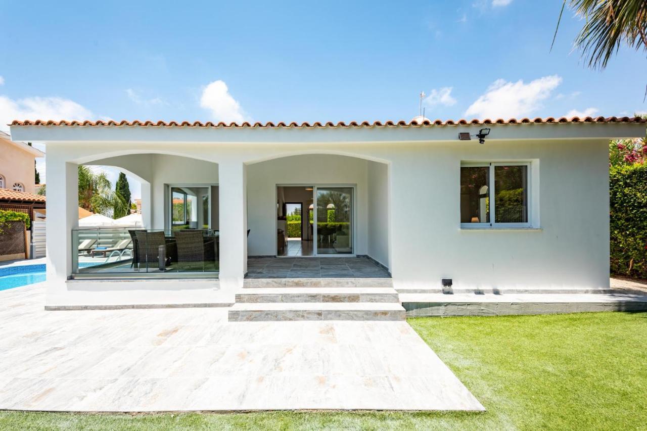 Bungalow Mikaella By Ezoria Villas Coral Bay Bagian luar foto