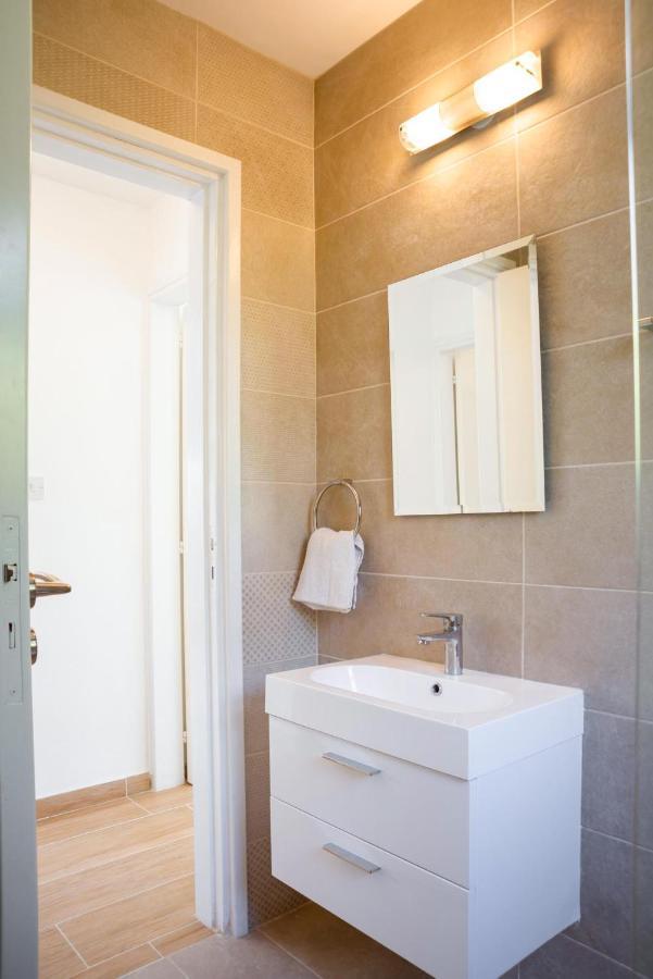 Bungalow Mikaella By Ezoria Villas Coral Bay Bagian luar foto